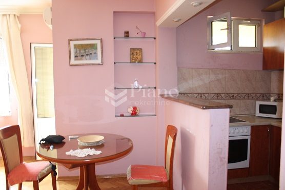 Jednosoban namješten stan u centru