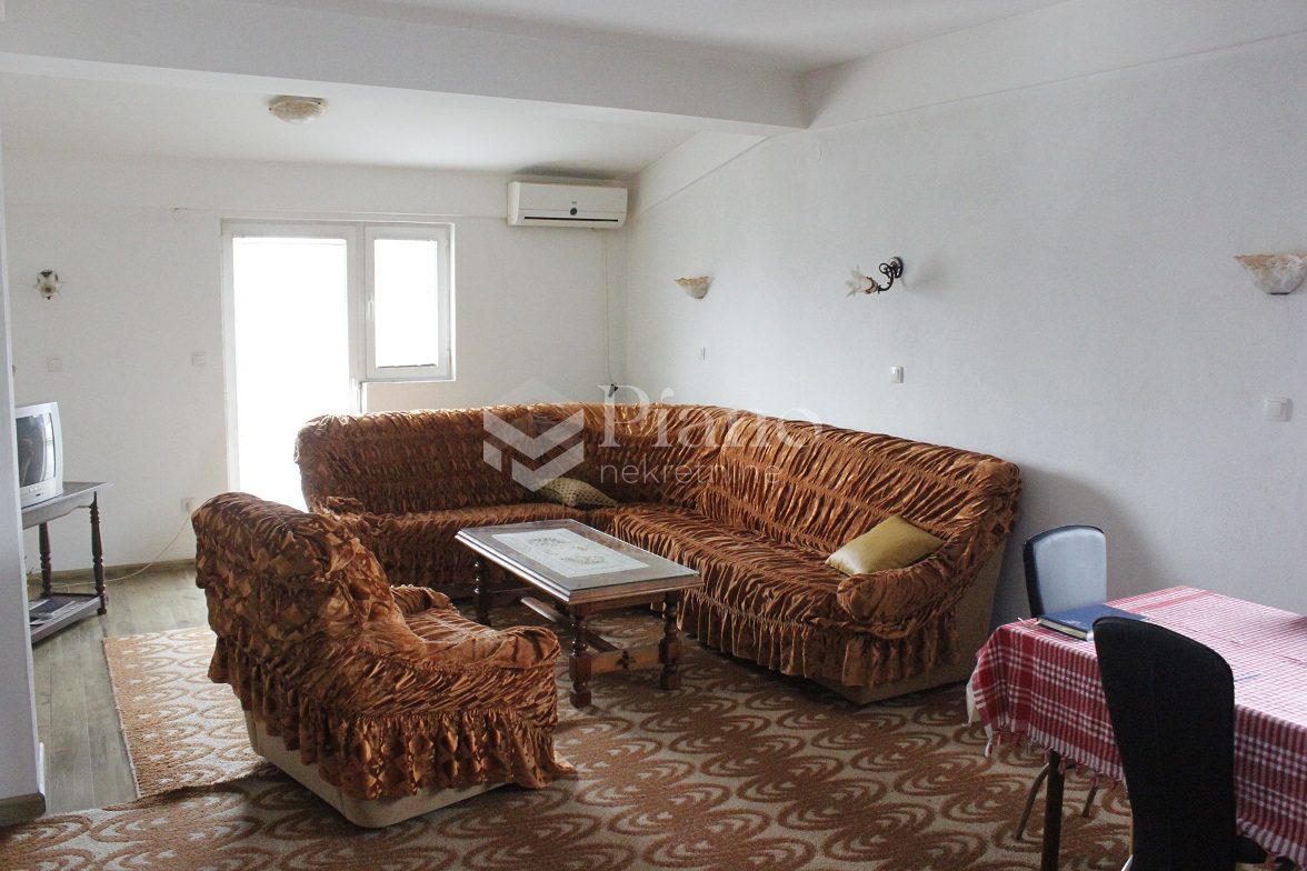 Dvosoban namješten stan na Starom aerodromu