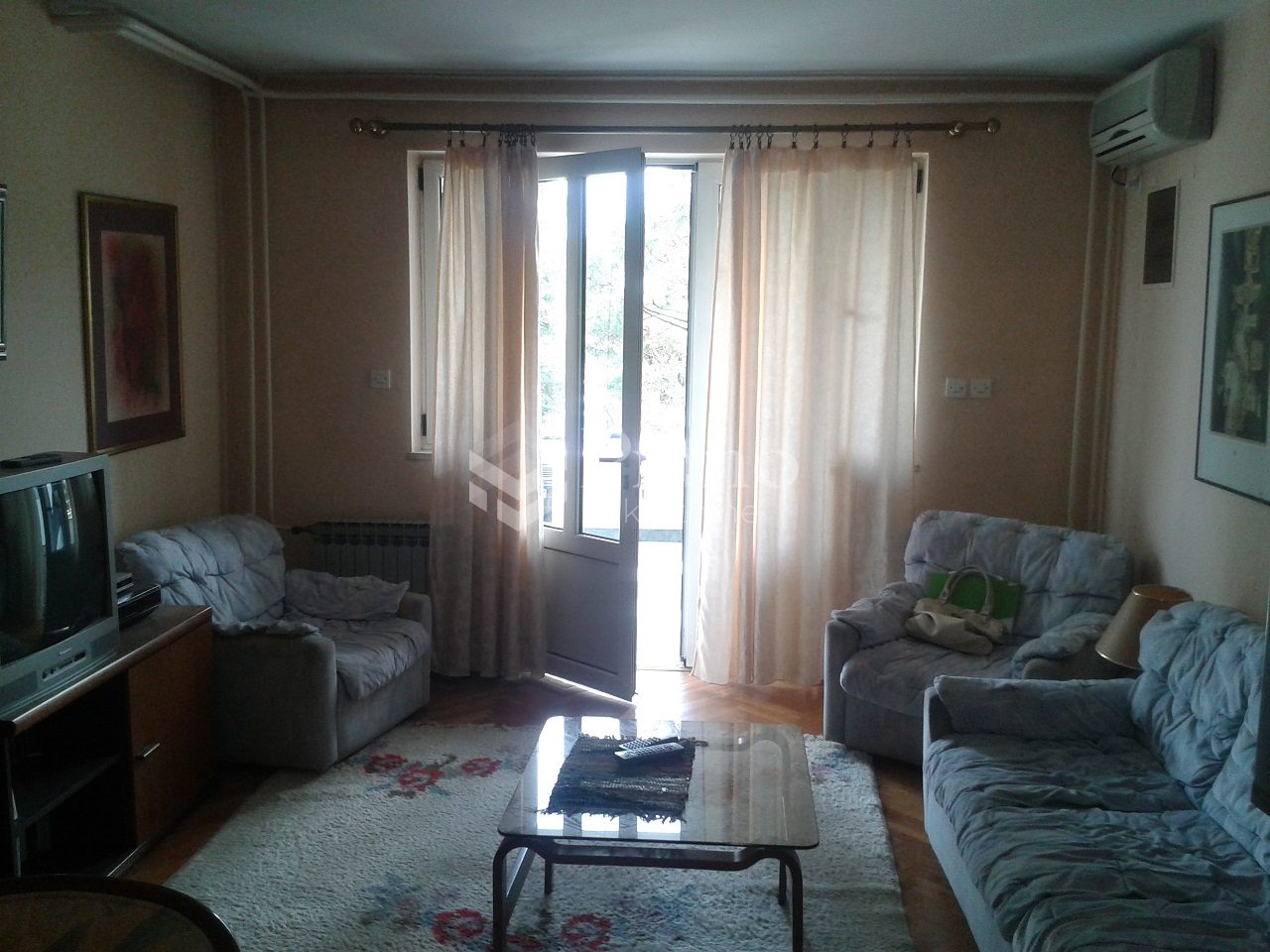 Dvosoban namješten stan u Zagoriču