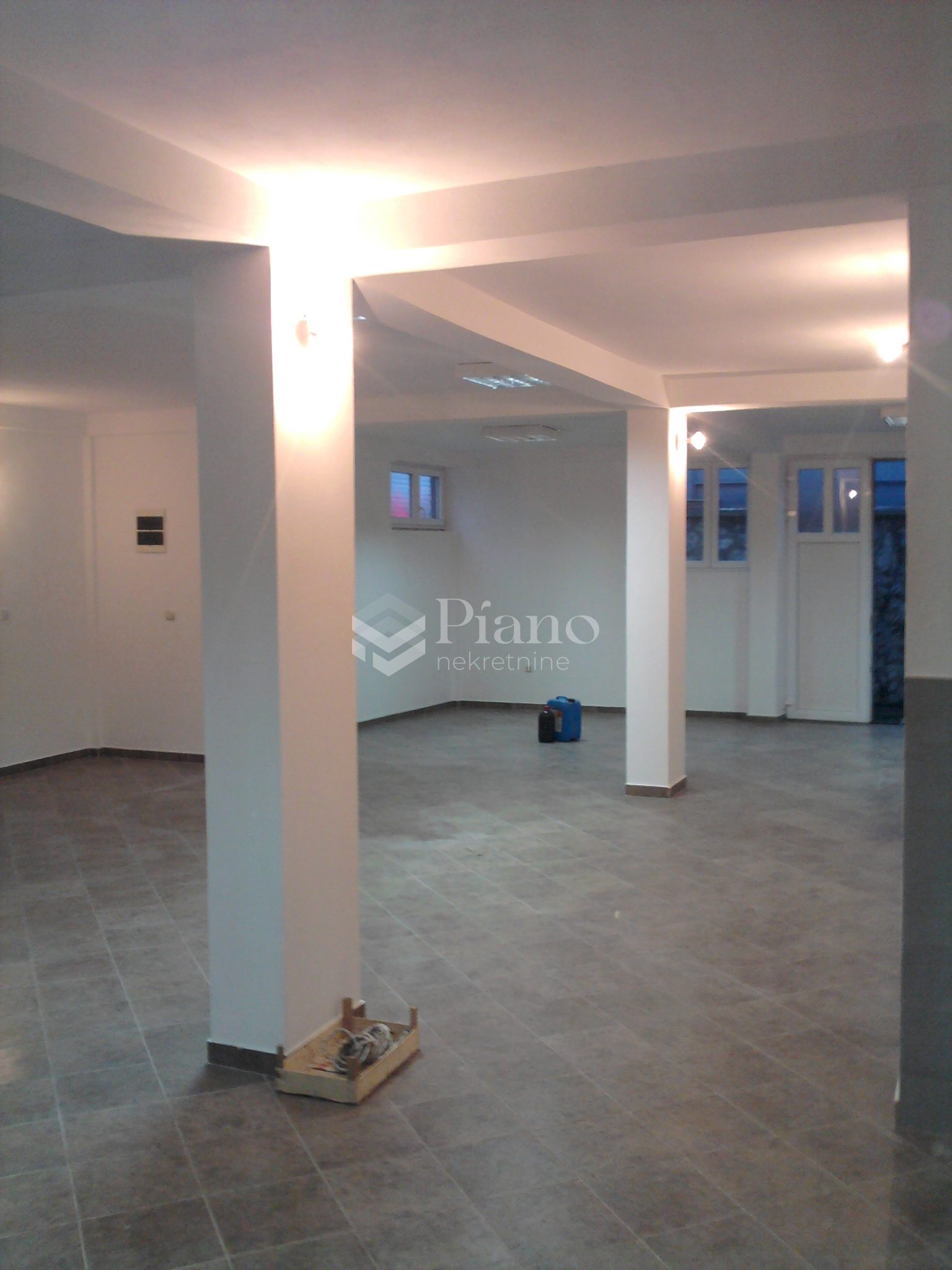 Poslovni prostor, Nikšićki put 