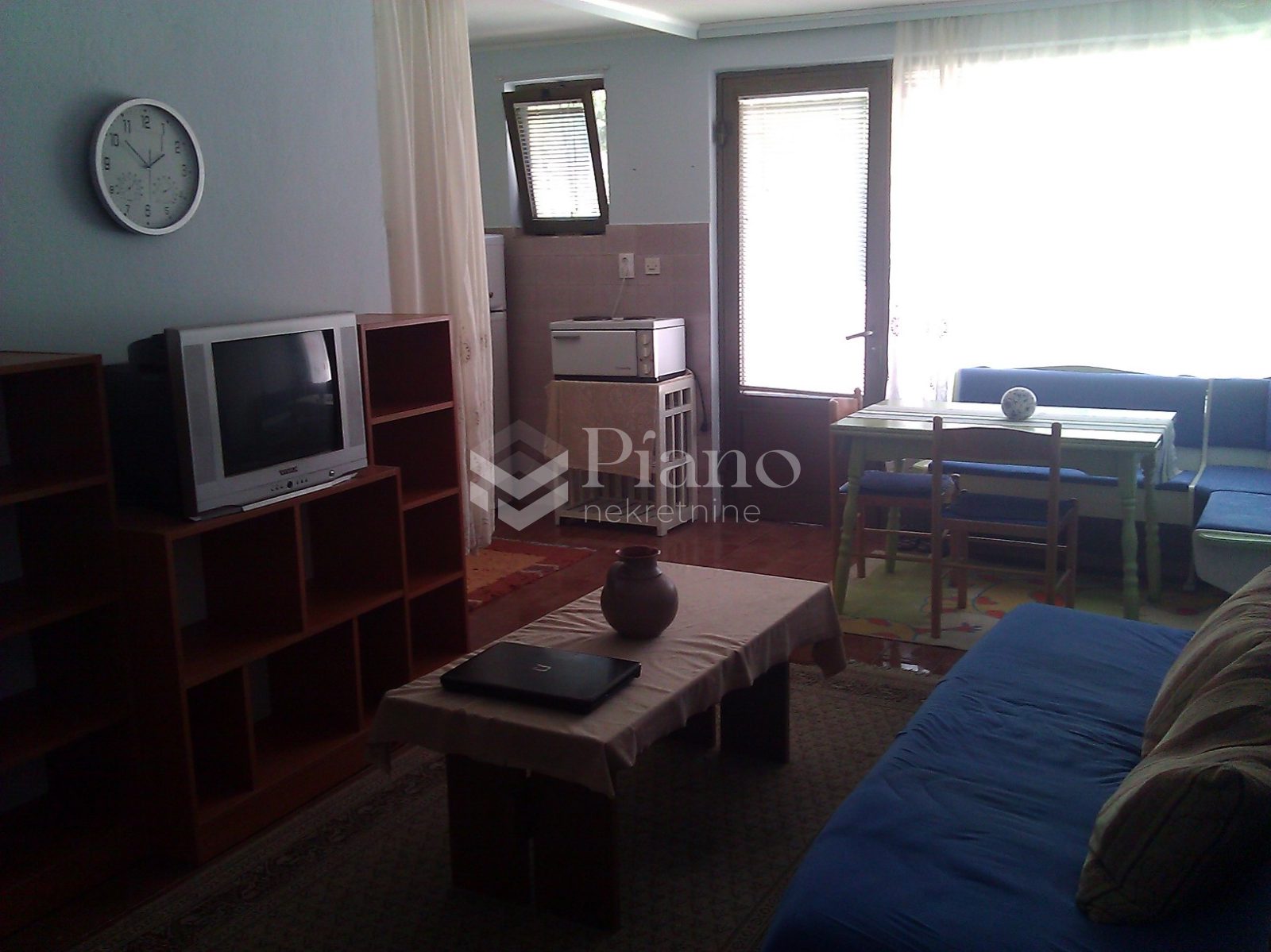 Jednosoban namješten stan, Zagorič 