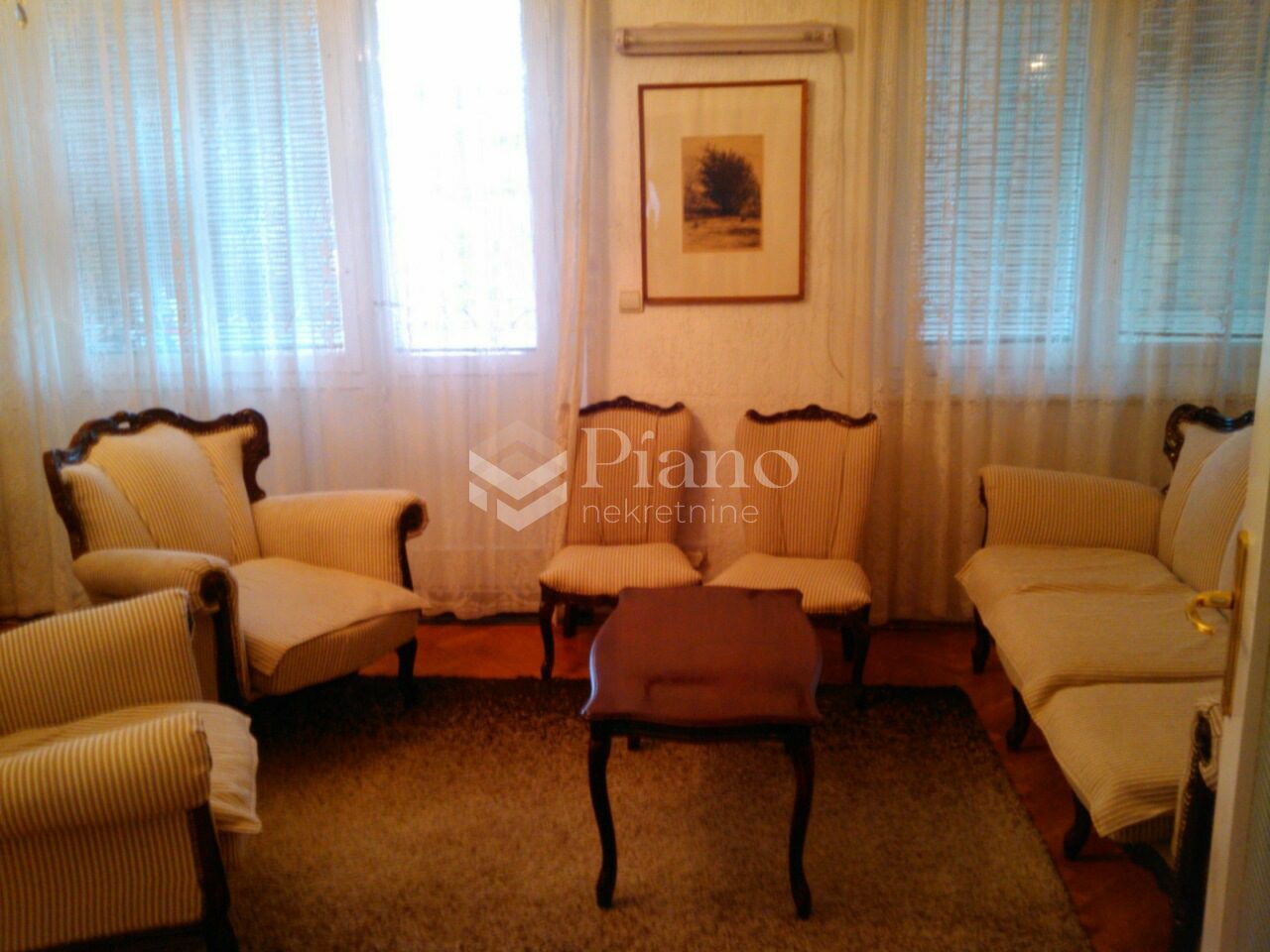 Dvosoban namješten stan Preko Morače