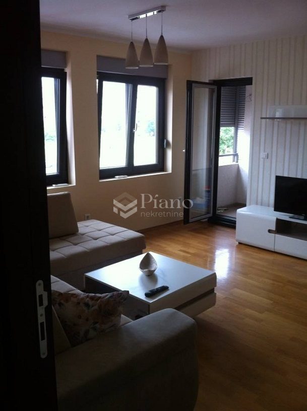 Jednosoban namješten stan u Bloku 6