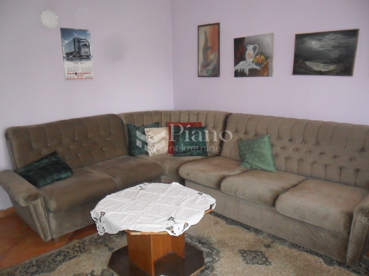 Jednosoban namješten stan, Zabjelo