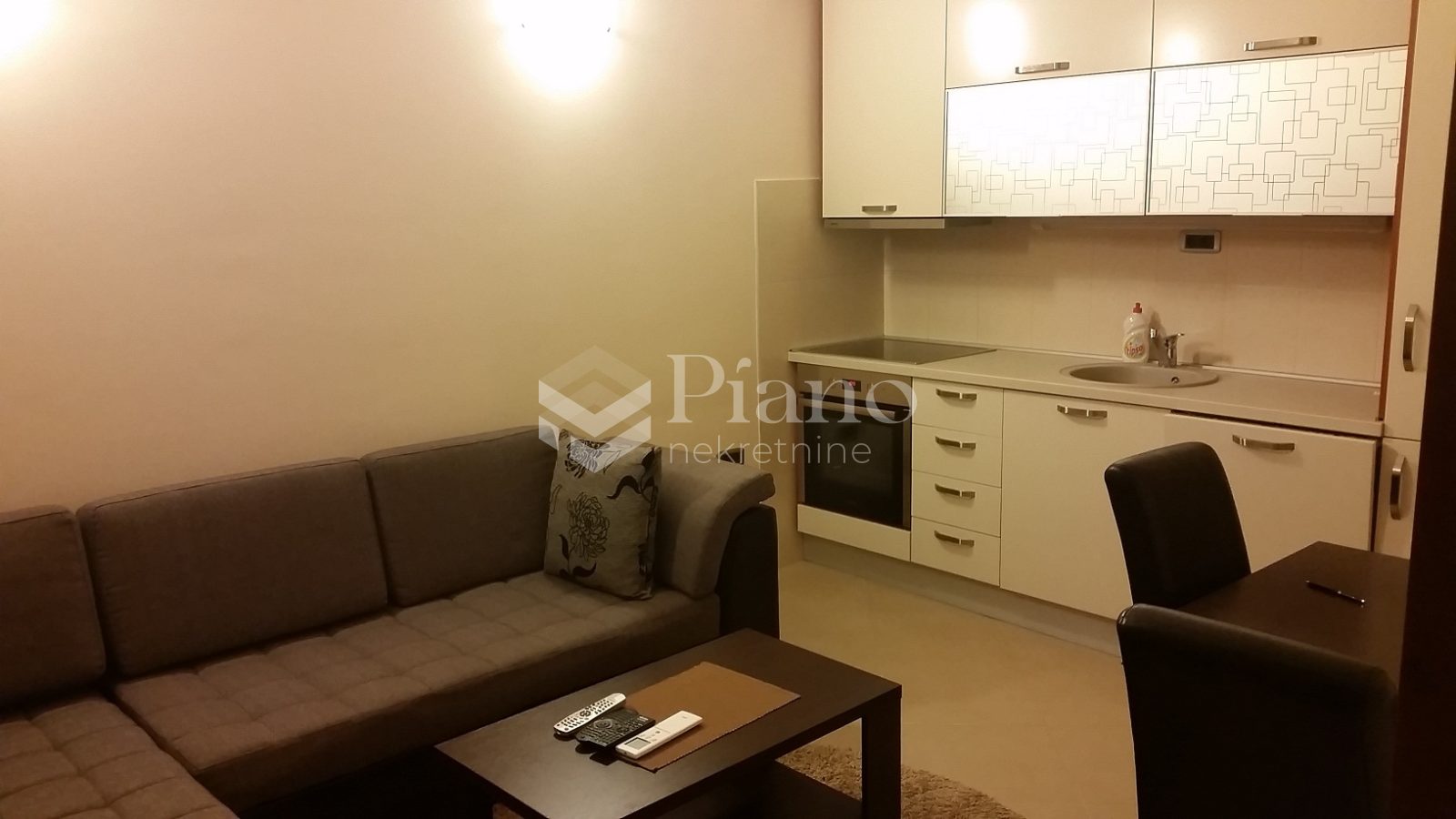 Dvosoban namješten stan, Momišići 