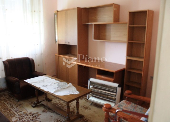 Namješten jednosoban stan, Gorica C