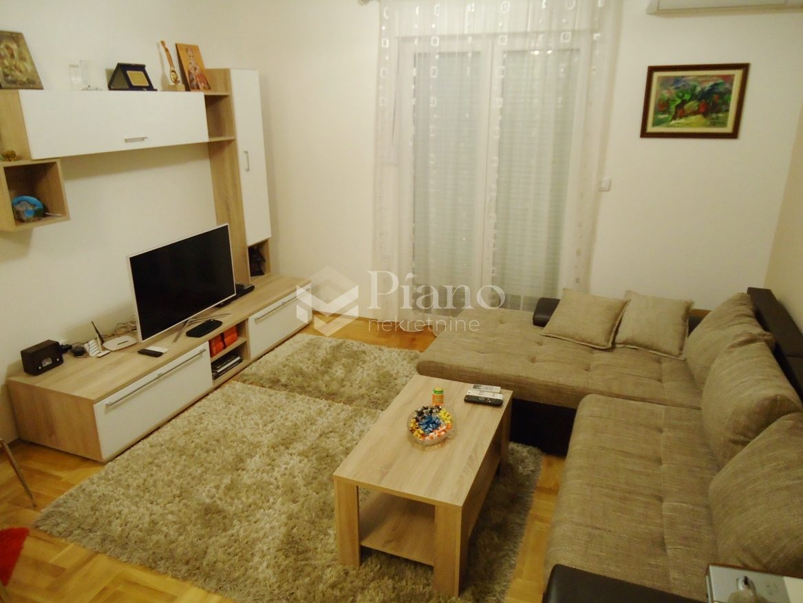 Namještena garsonjera,Tuški put