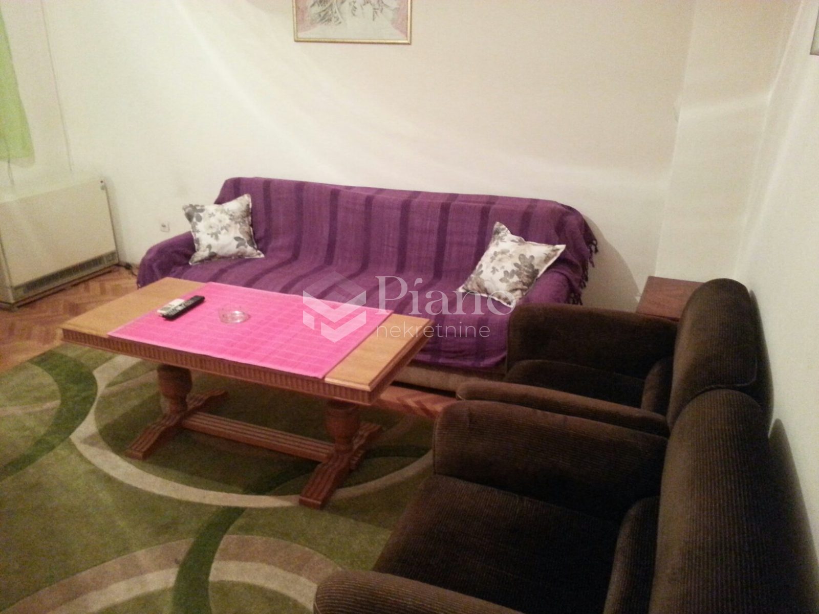 Dvosoban namješten stan, Preko Morače