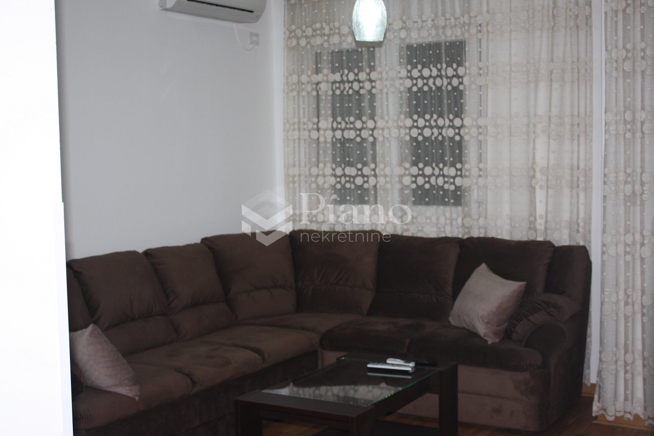 Jednosoban namješten stan u City kvartu