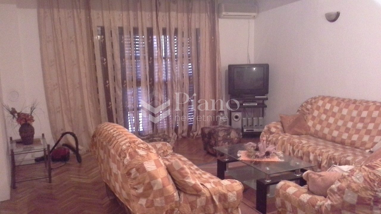 Dvosoban namješten stan, Zagorič 