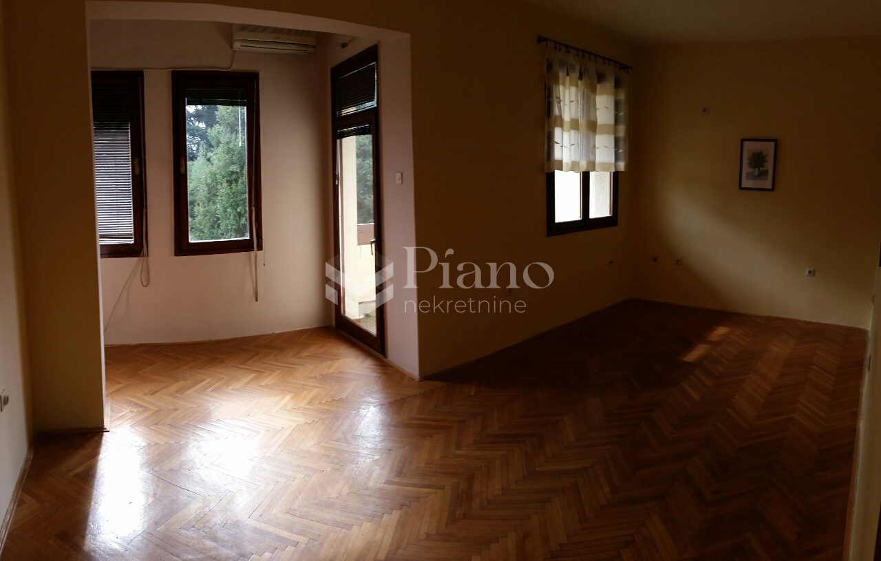 Dvosoban nenamješten stan, Gorica C