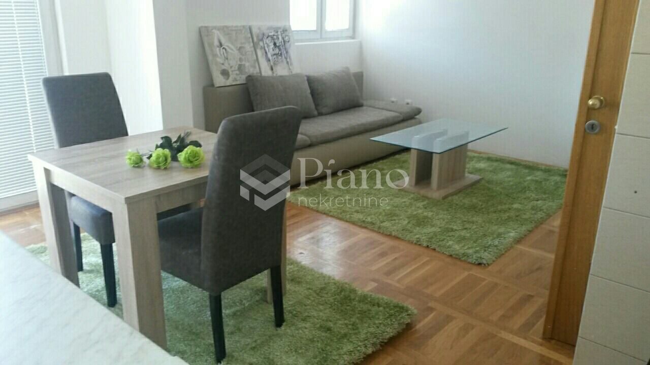 Namještena garsonjera, Blok 9