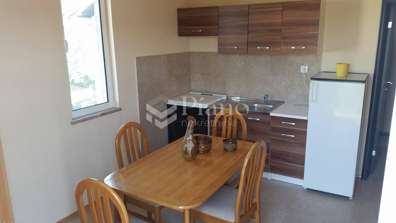 Jednosoban namješten stan , Zagorič