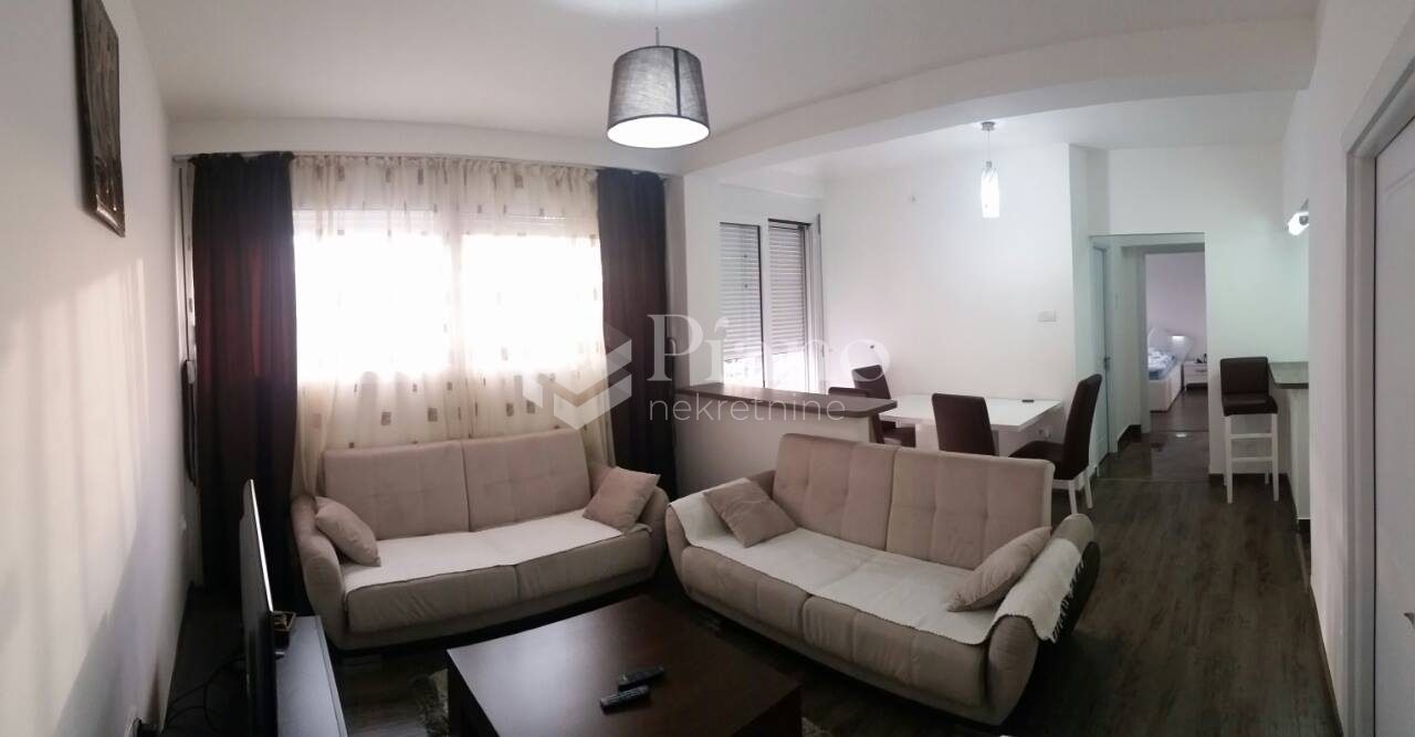 Dvosoban namješten stan u centru