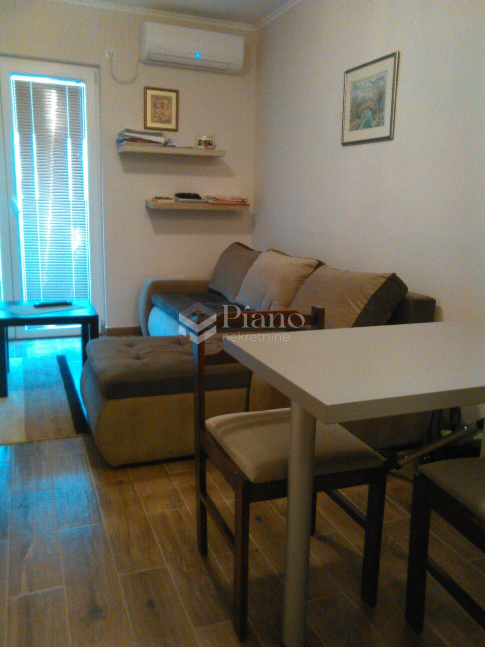 Namještena garsonjera u bloku 5