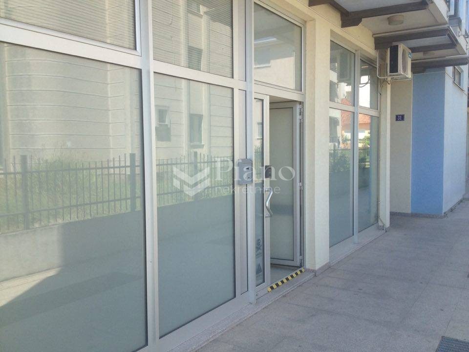 Nenamješten poslovni prostor 