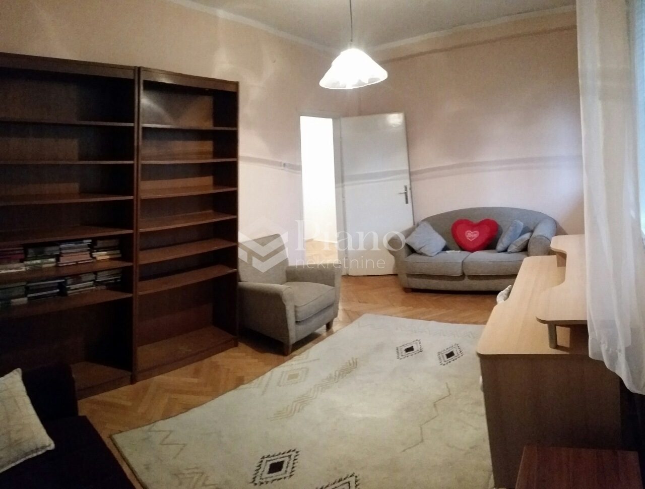 Soba u blizini Ekonomskog i Pravnog fakulteta