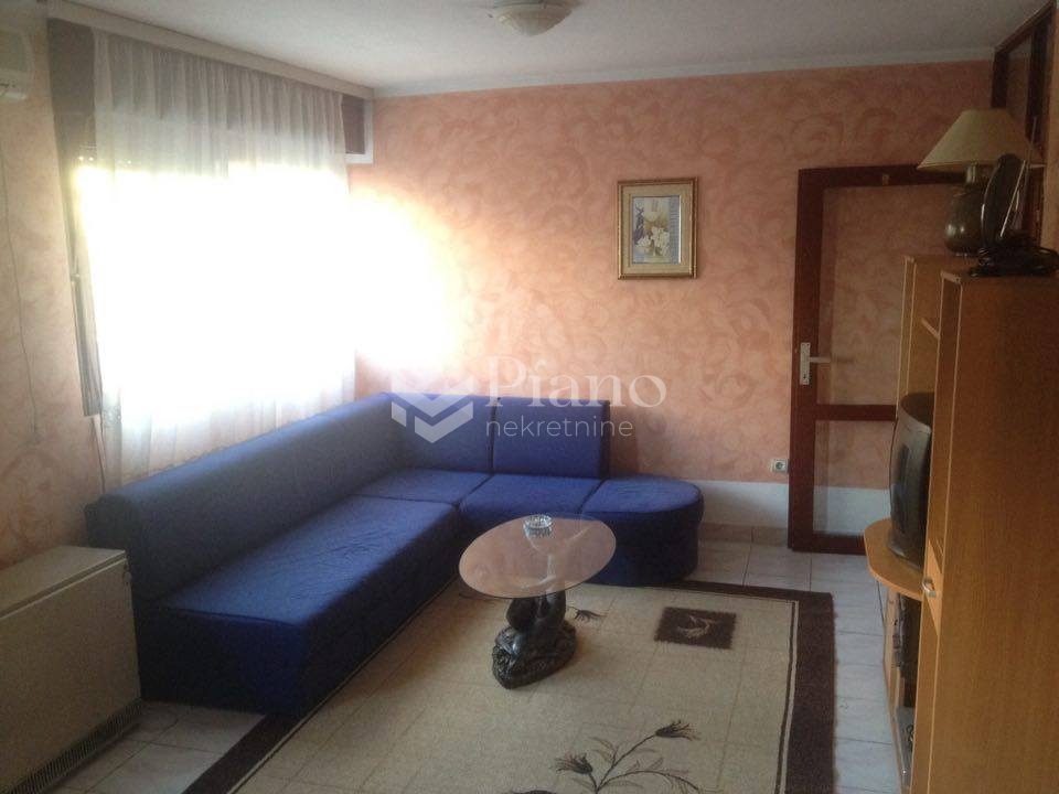 GARSONJERA U BLOKU 5 PORED TC BAZAR