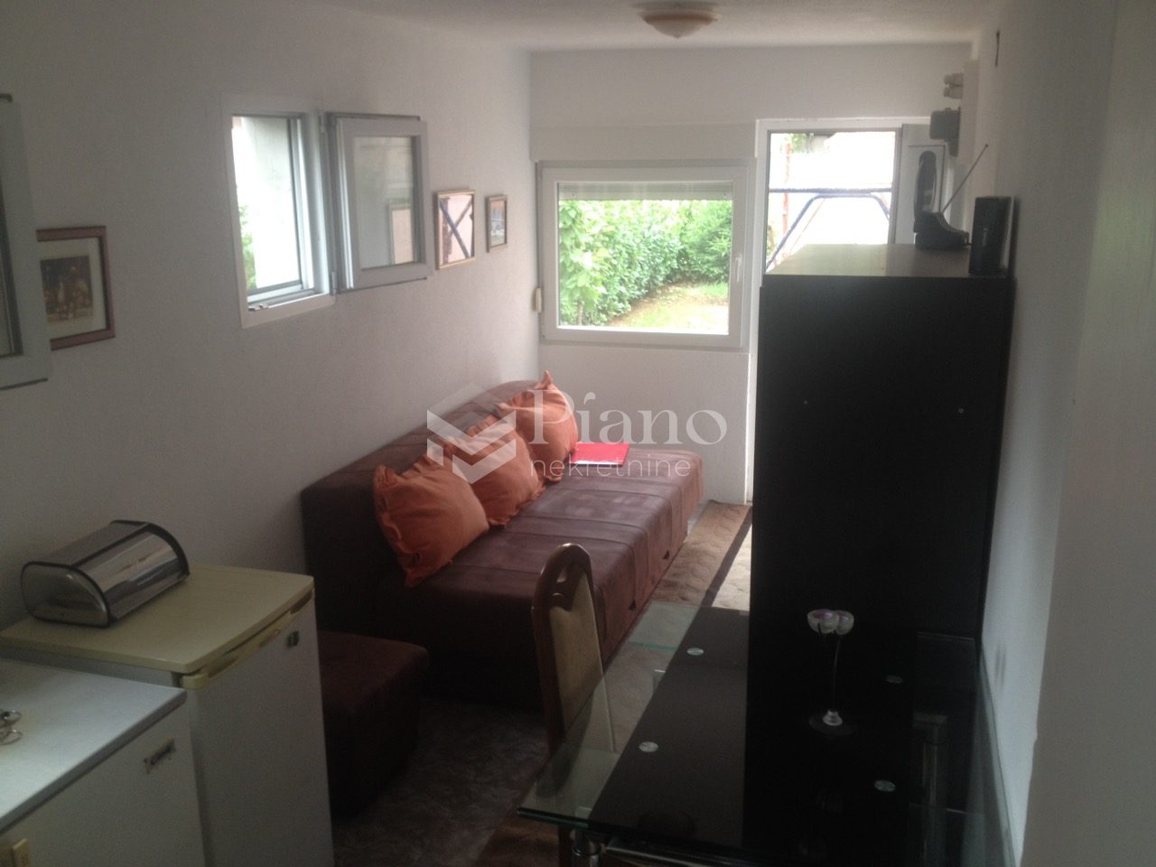 GARSONJERA NAMJEŠTENA NA STAROM AERODROMU