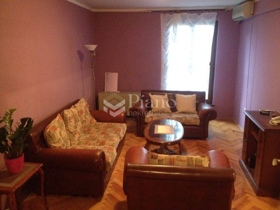 JEDNOSOBAN NAMJEŠTEN STAN, MALO BRDO