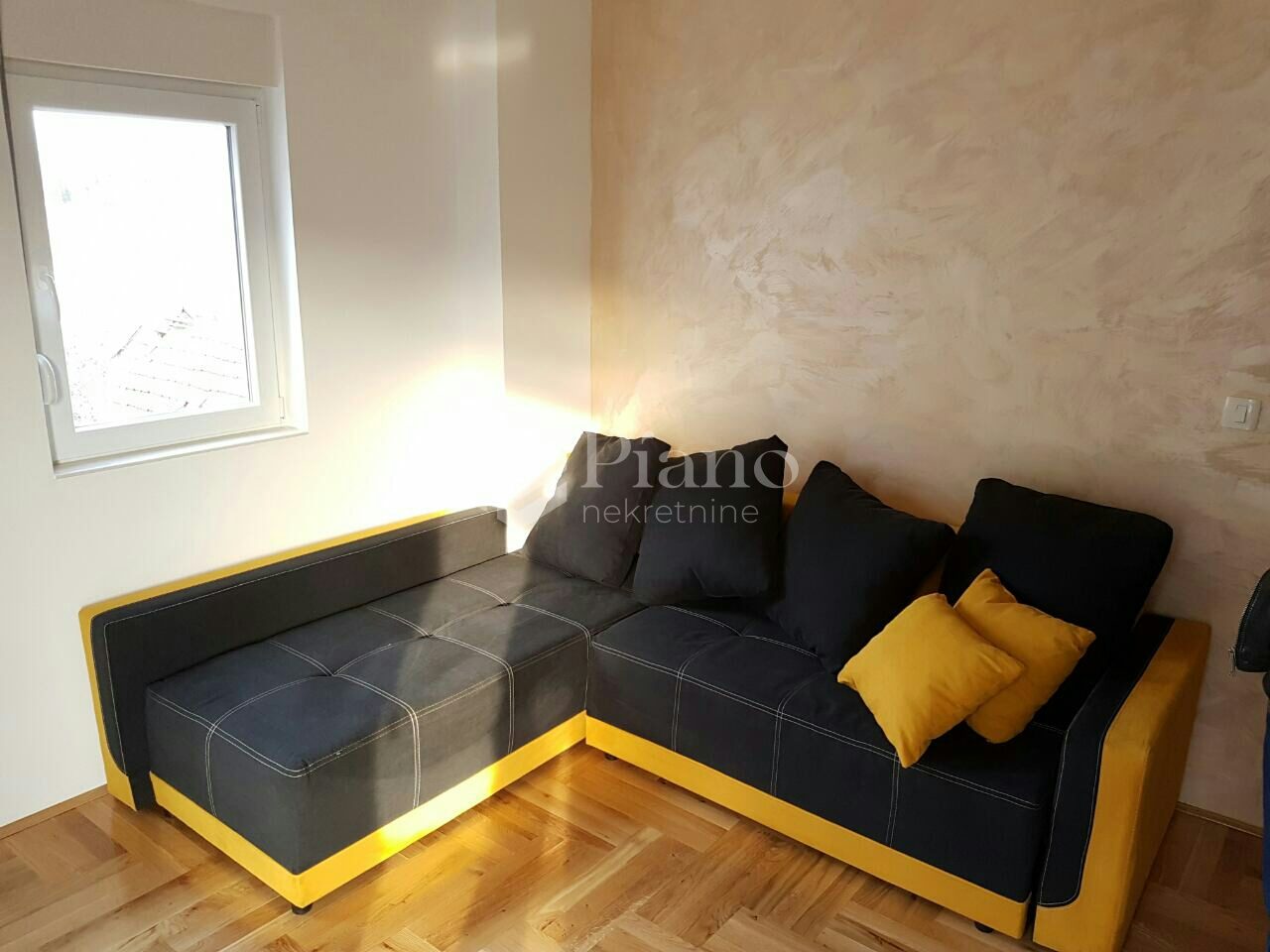 Namjestena garsonjera kod Vezirovog mosta 