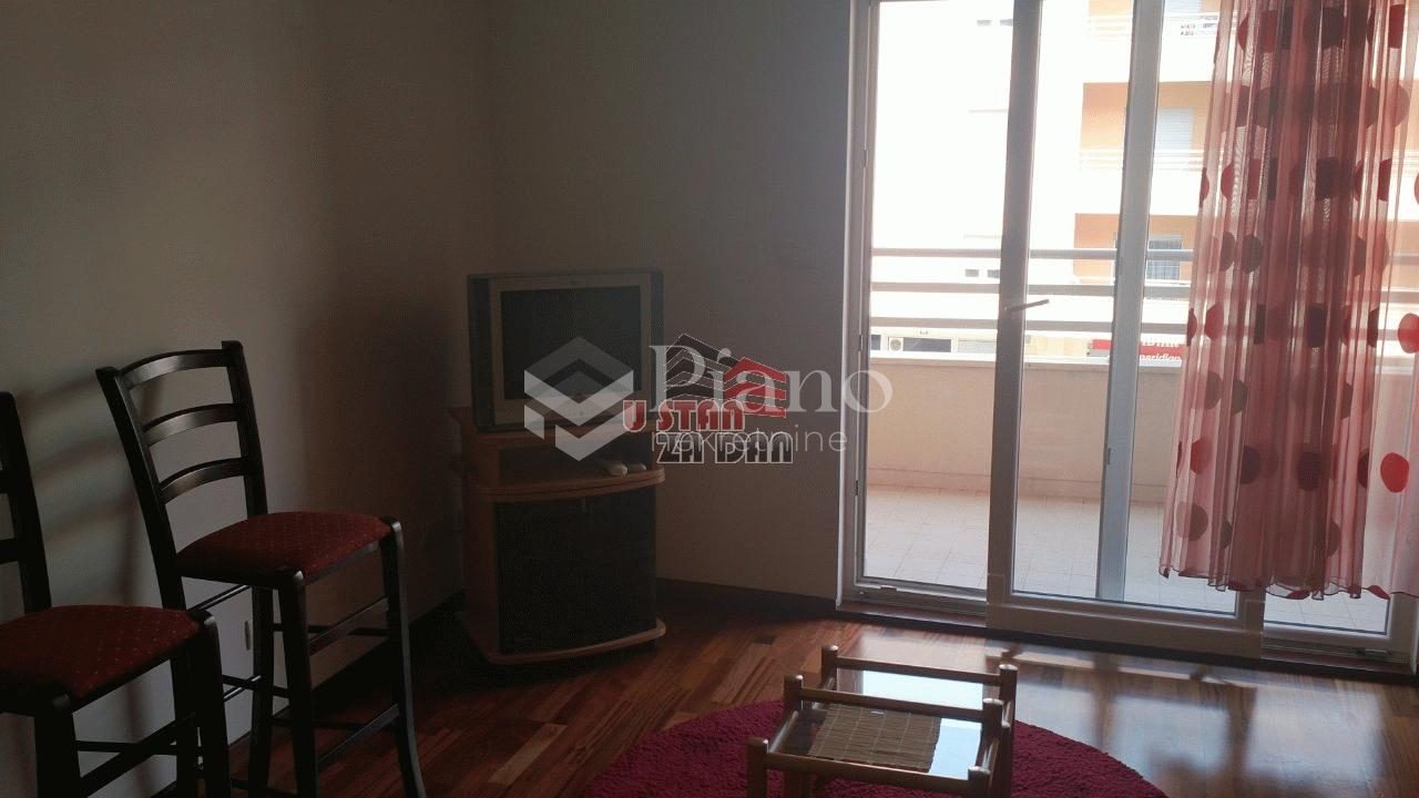 Namještena garsonjera u City kvartu