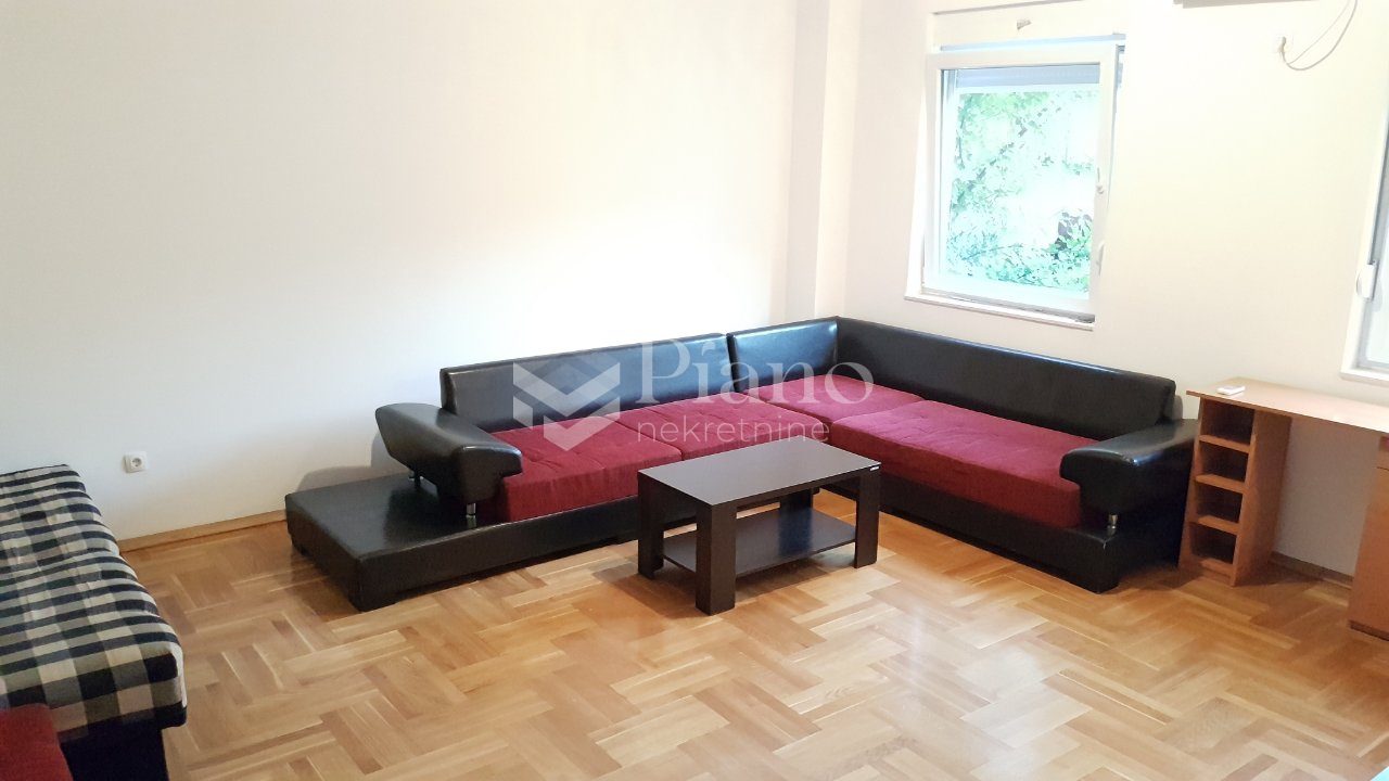 Namještena garsonjera, Vezirov most