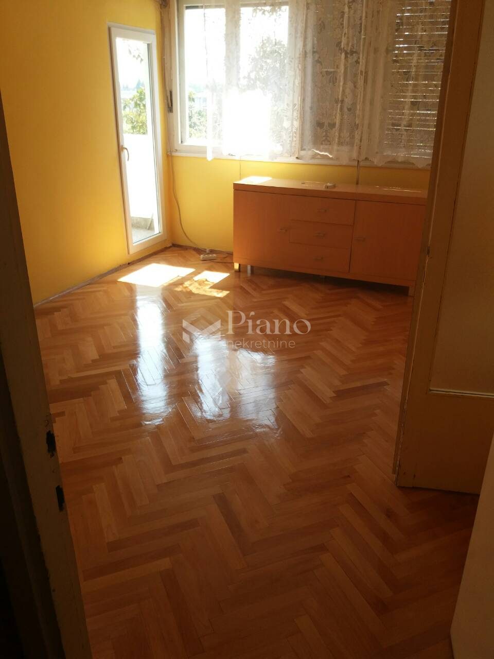 Jednosoban polunamješten stan kod Gintaša