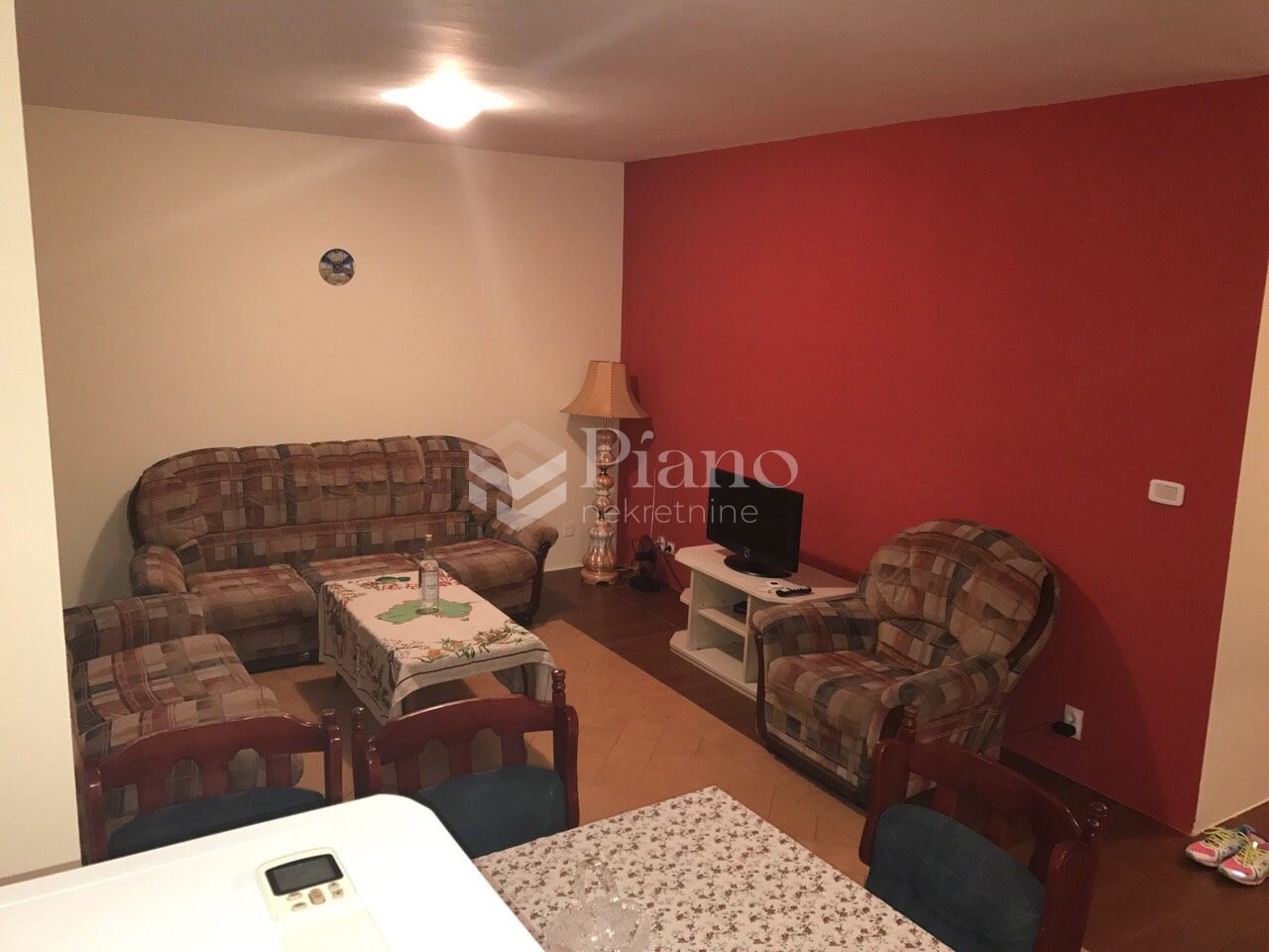 Jednosoban namješten stan preko puta Pravnog fakulteta