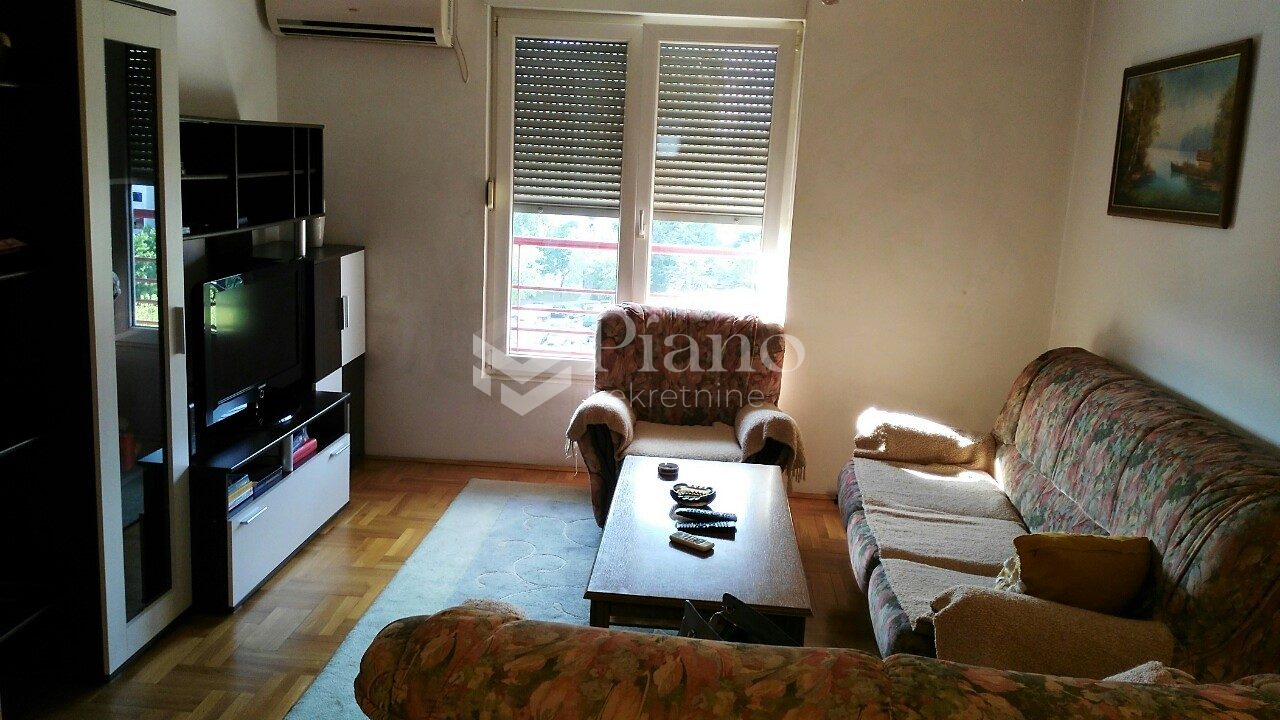 Jednosoban namješten stan Preko Morače