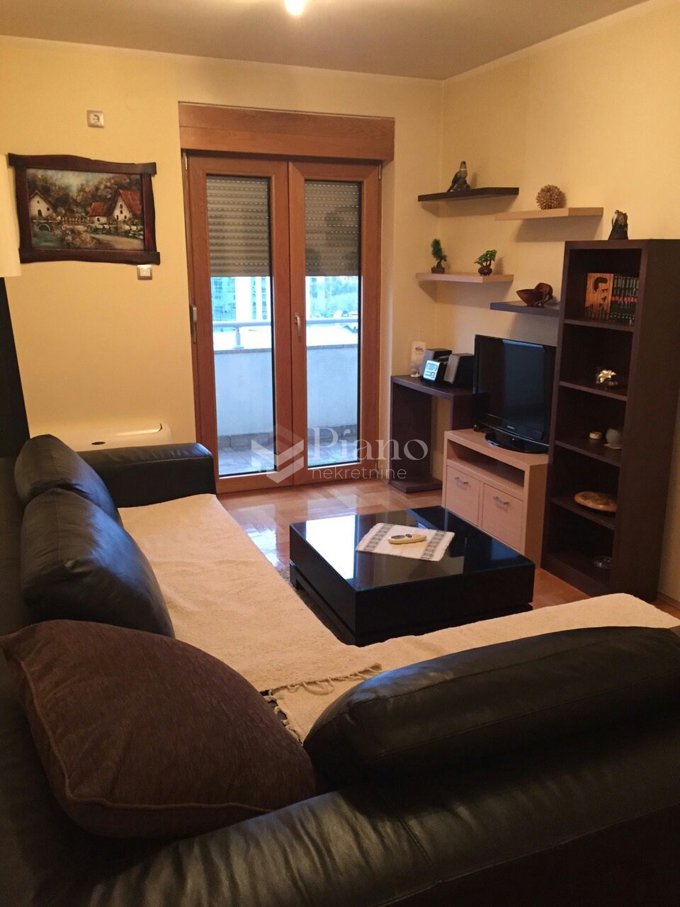 Jednosoban namješten stan Preko Morače