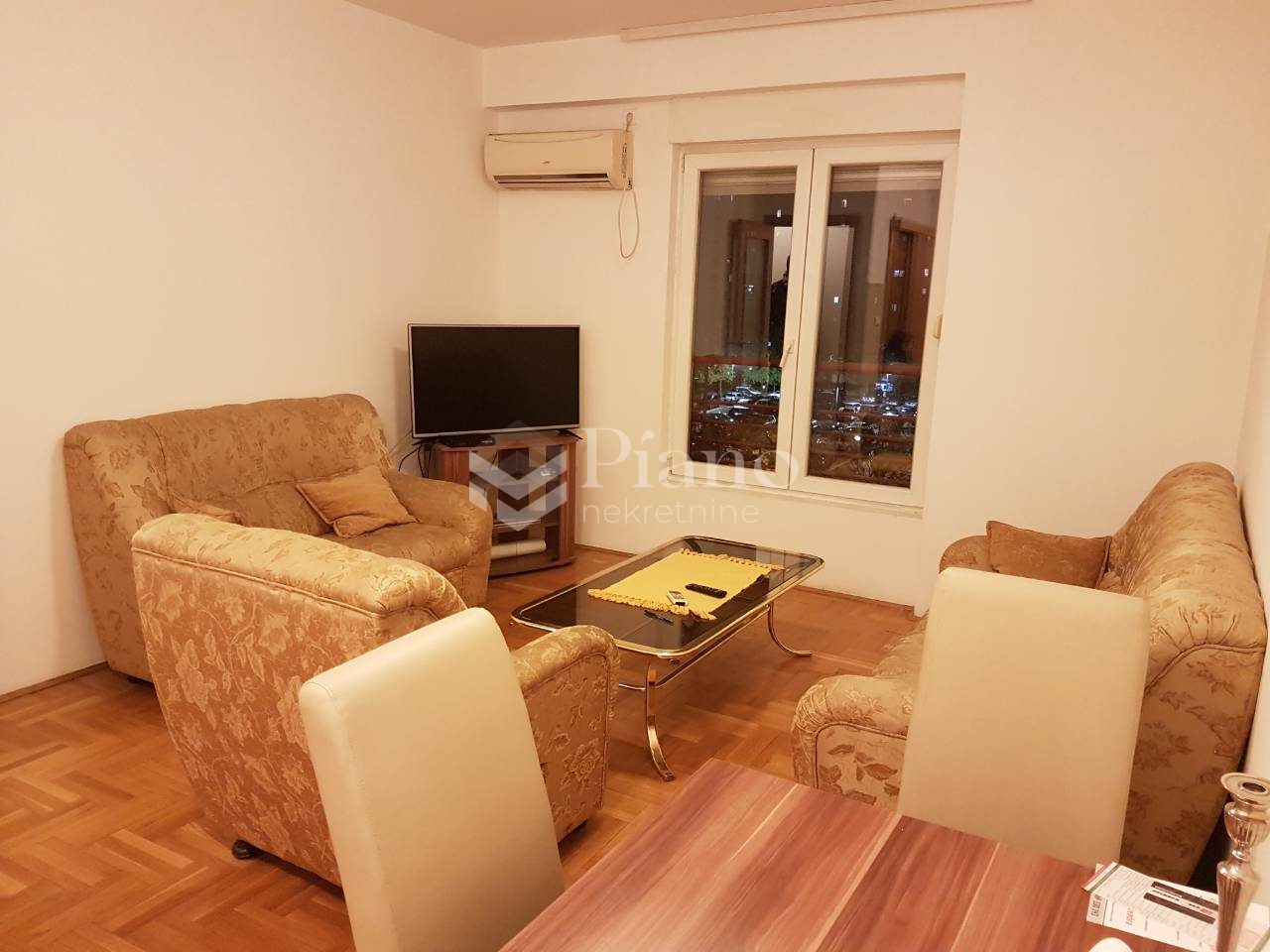 Jednosoban namješten stan Preko Morače