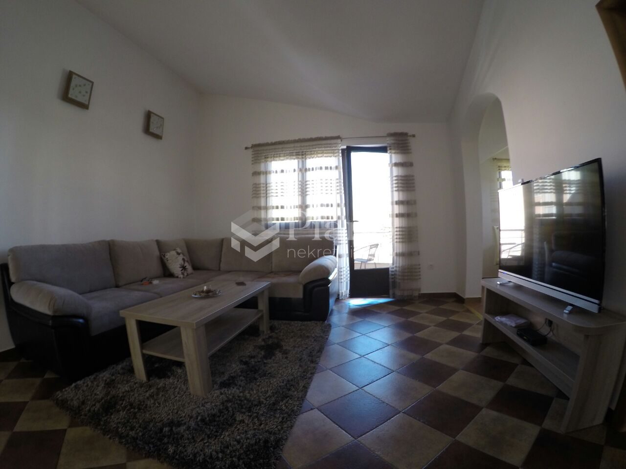 Dvosoban namješten stan u Bloku 9