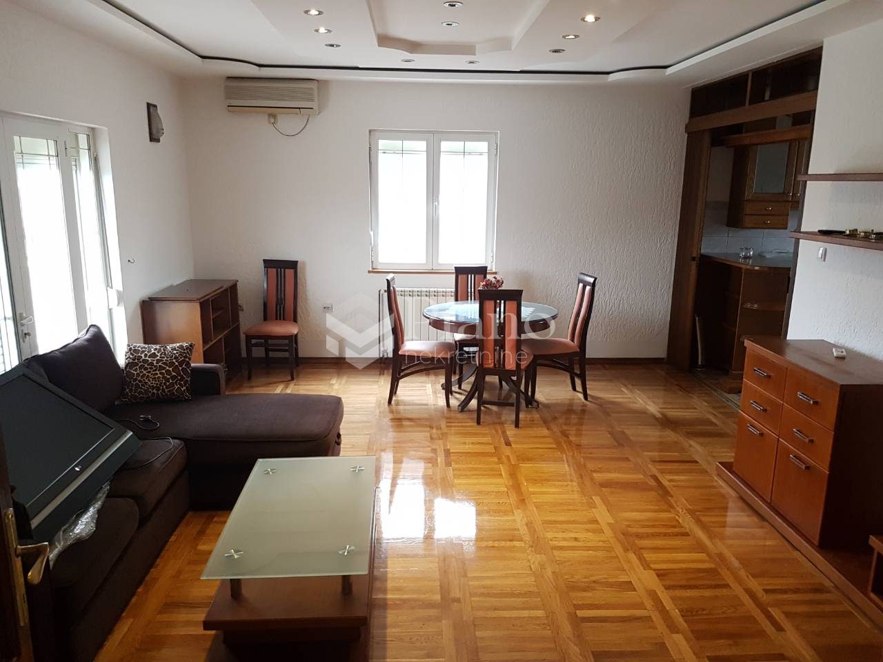 Furnished house in Tološi