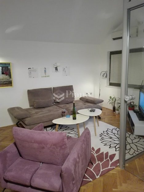 Jednosoban lux opremljen stan u Momišićima