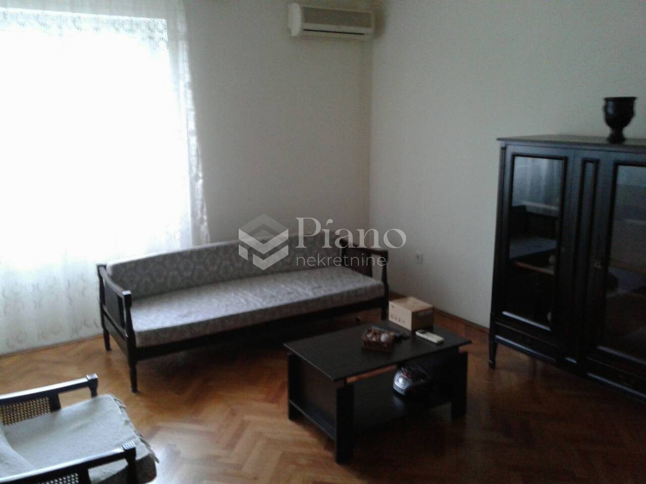 Trosoban namješten stan Preko Morače