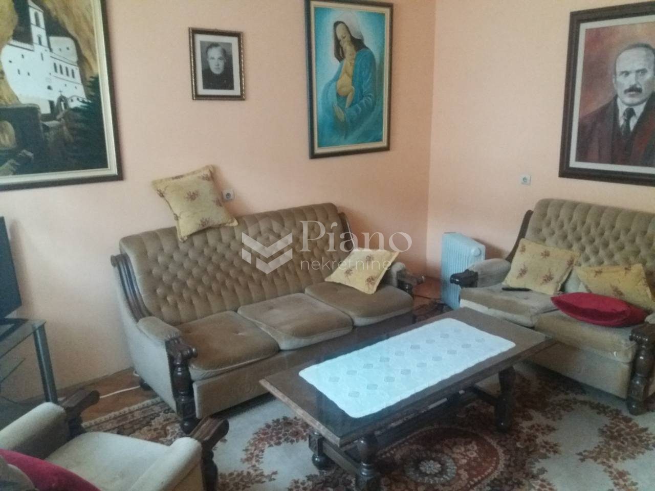 Furnished one-bedroom apartment in city center