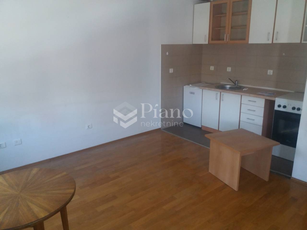 Nenamještena garsonjera u Bloku 6