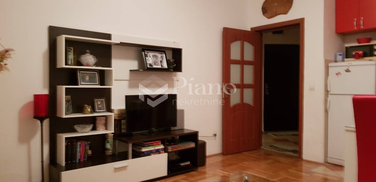 Furnished two-bedrooms apartment in Blok 9