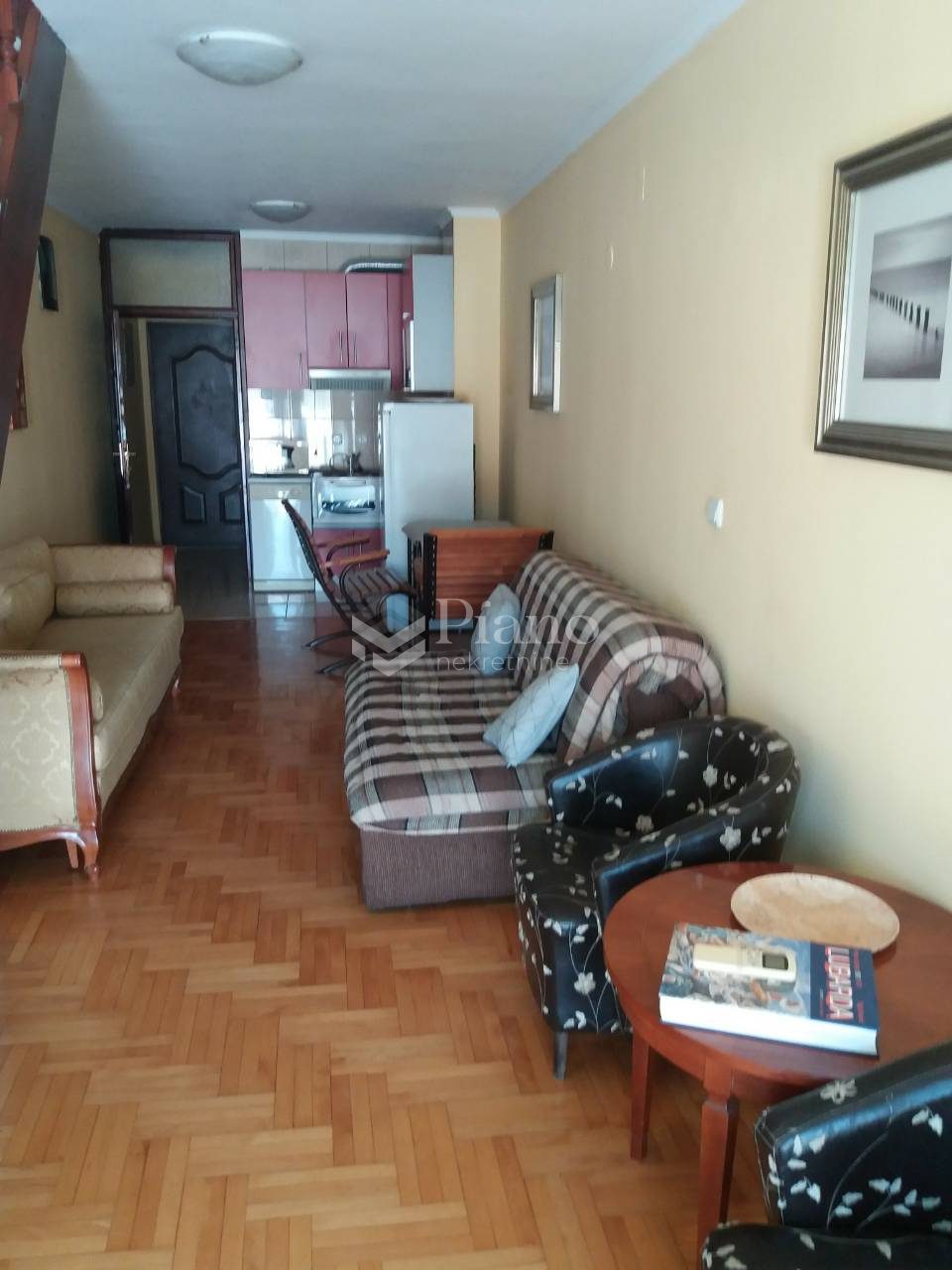 Furnished one-bedroom duplex apartment in city center