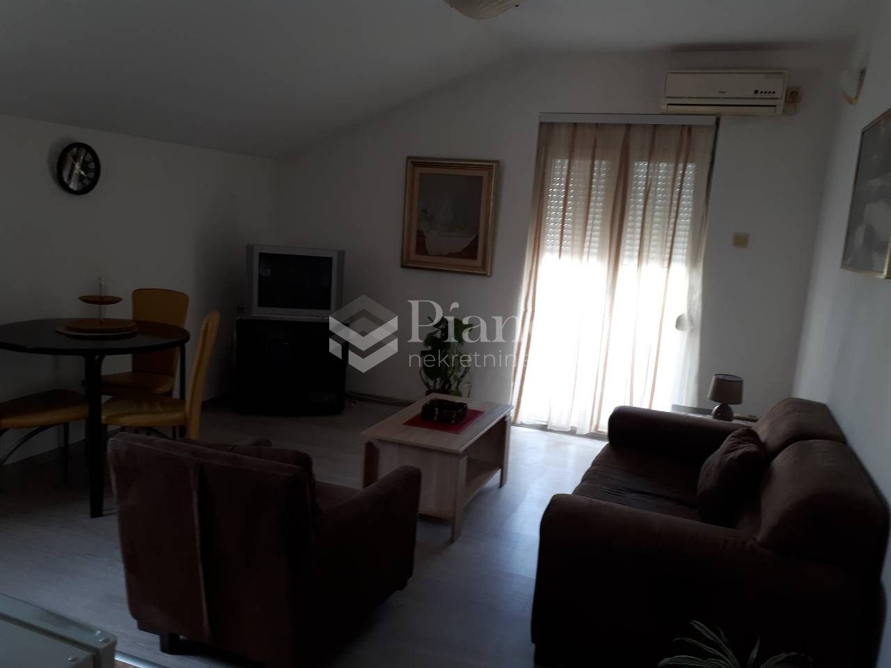 Furnished one-bedroom apartment near Delta