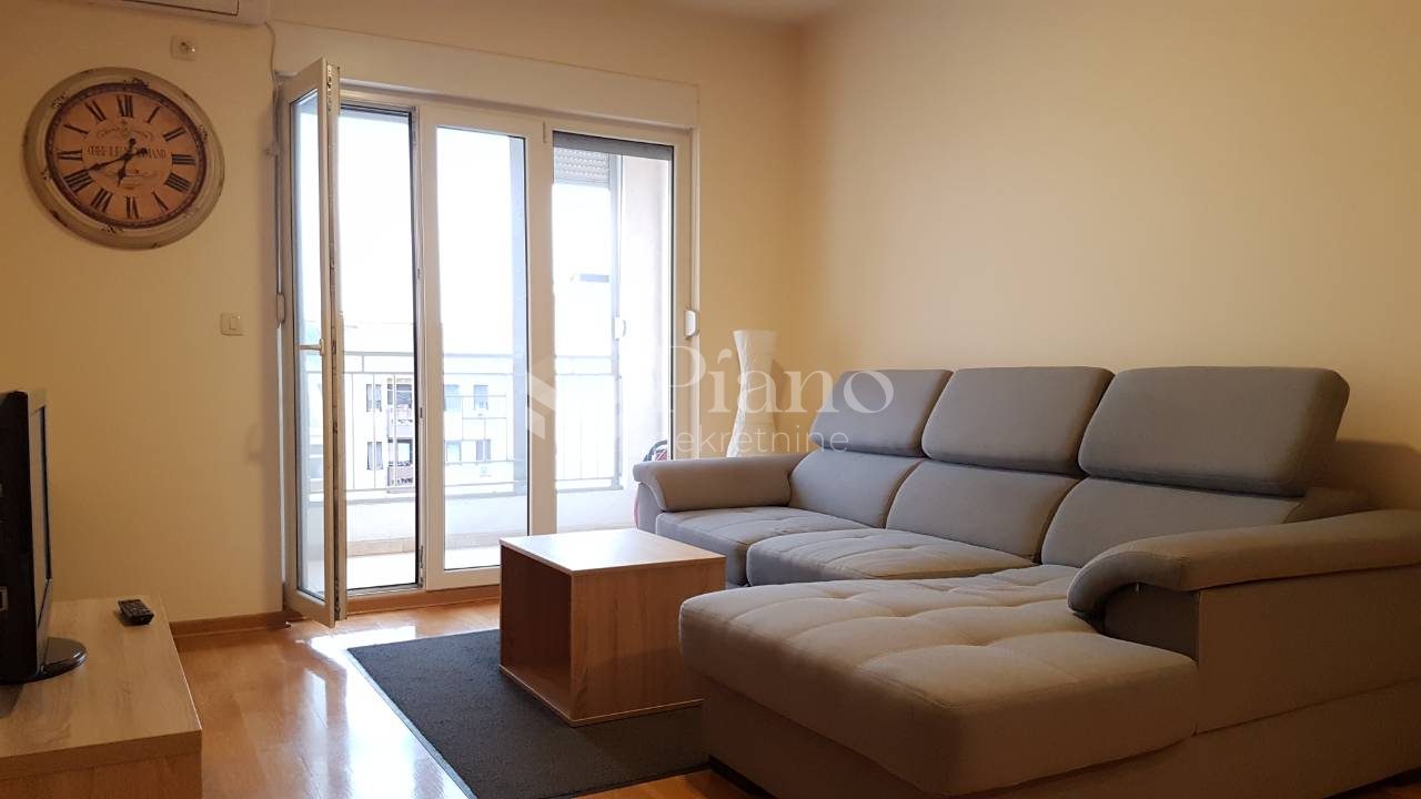 Furnished two-bedrooms apartment in Blok 9
