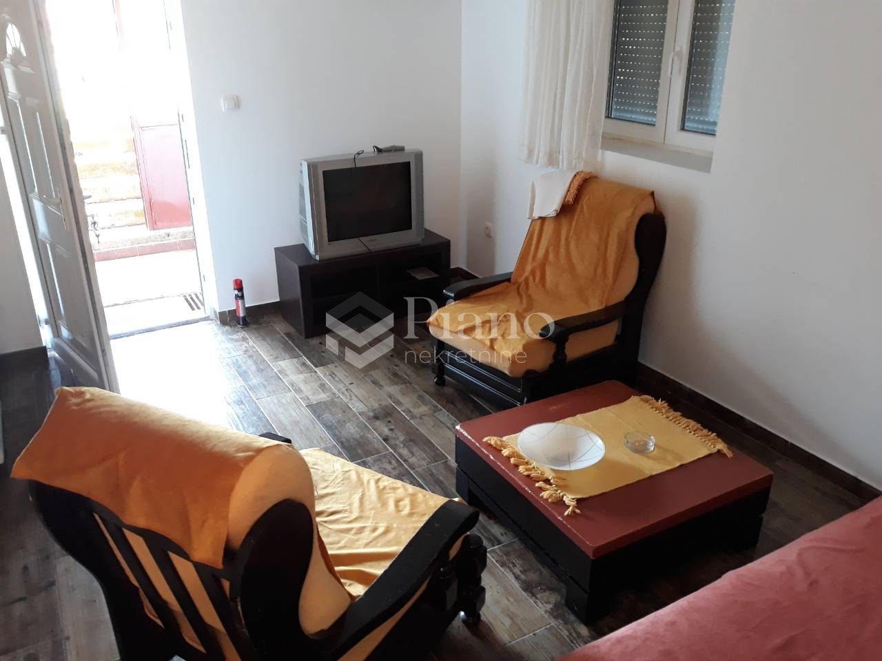 Furnished one-bedroom apartment in Tološi