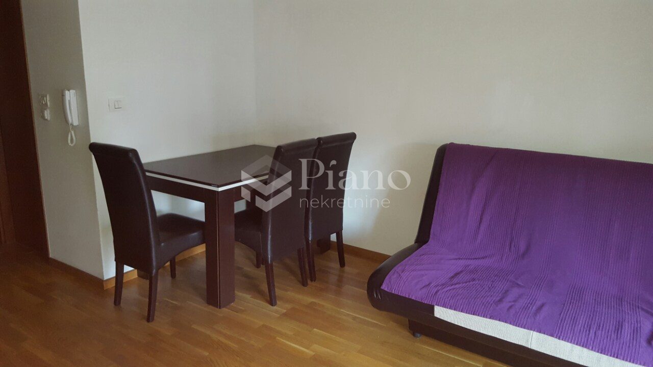 Furnished studio apartment in City kvart