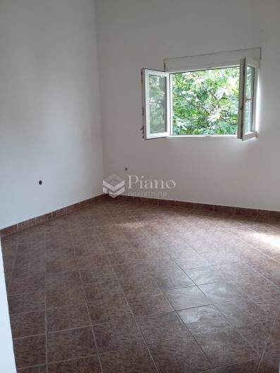 Unfurnished one-bedroom apartment in Zagorič