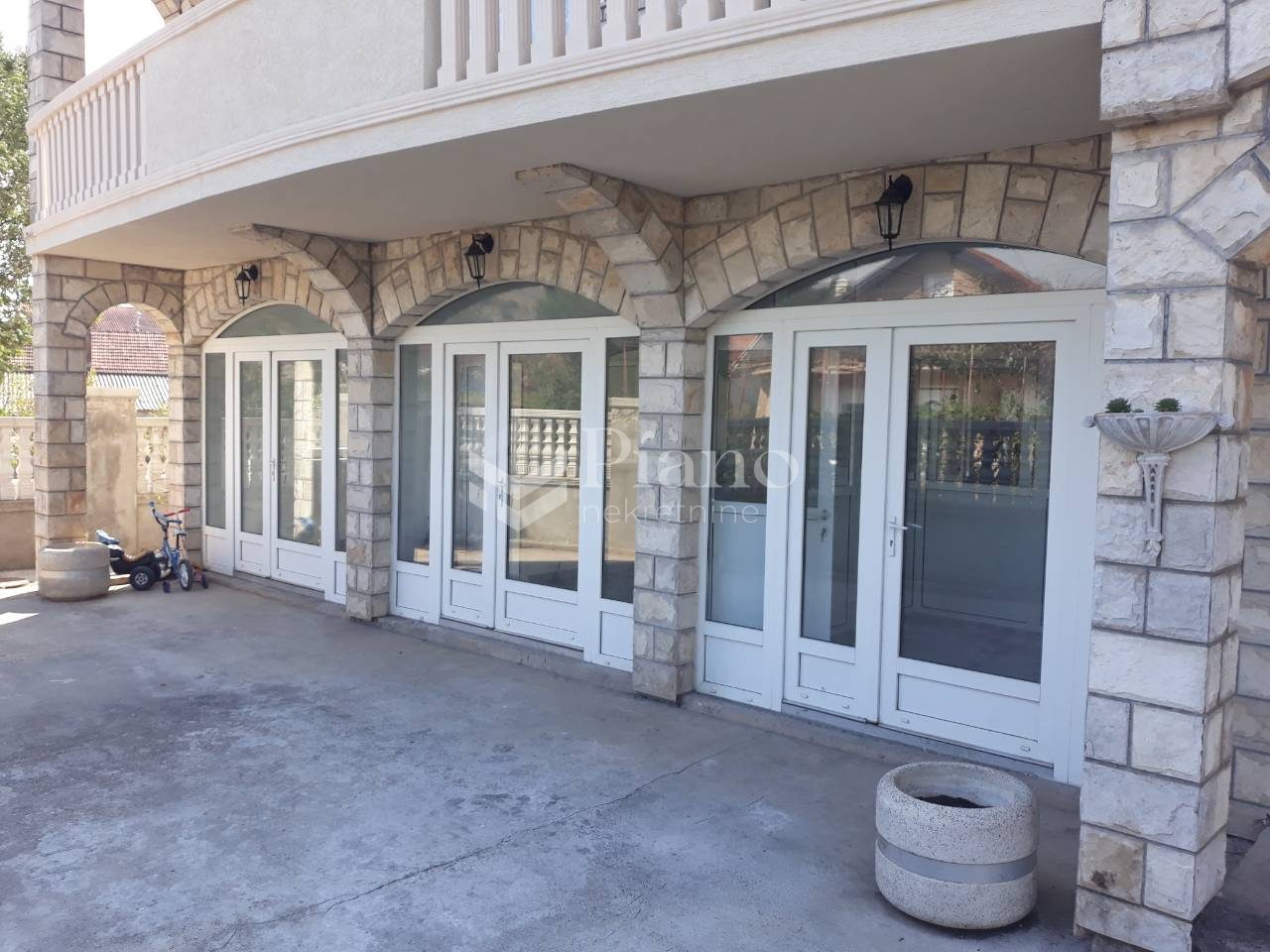 Unfurnished office space in Dalmatinska street