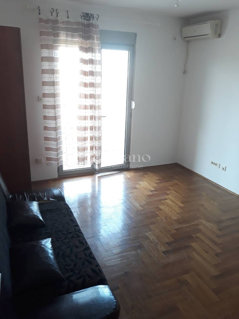 Semi-furnished studio apartment in Zabjelo