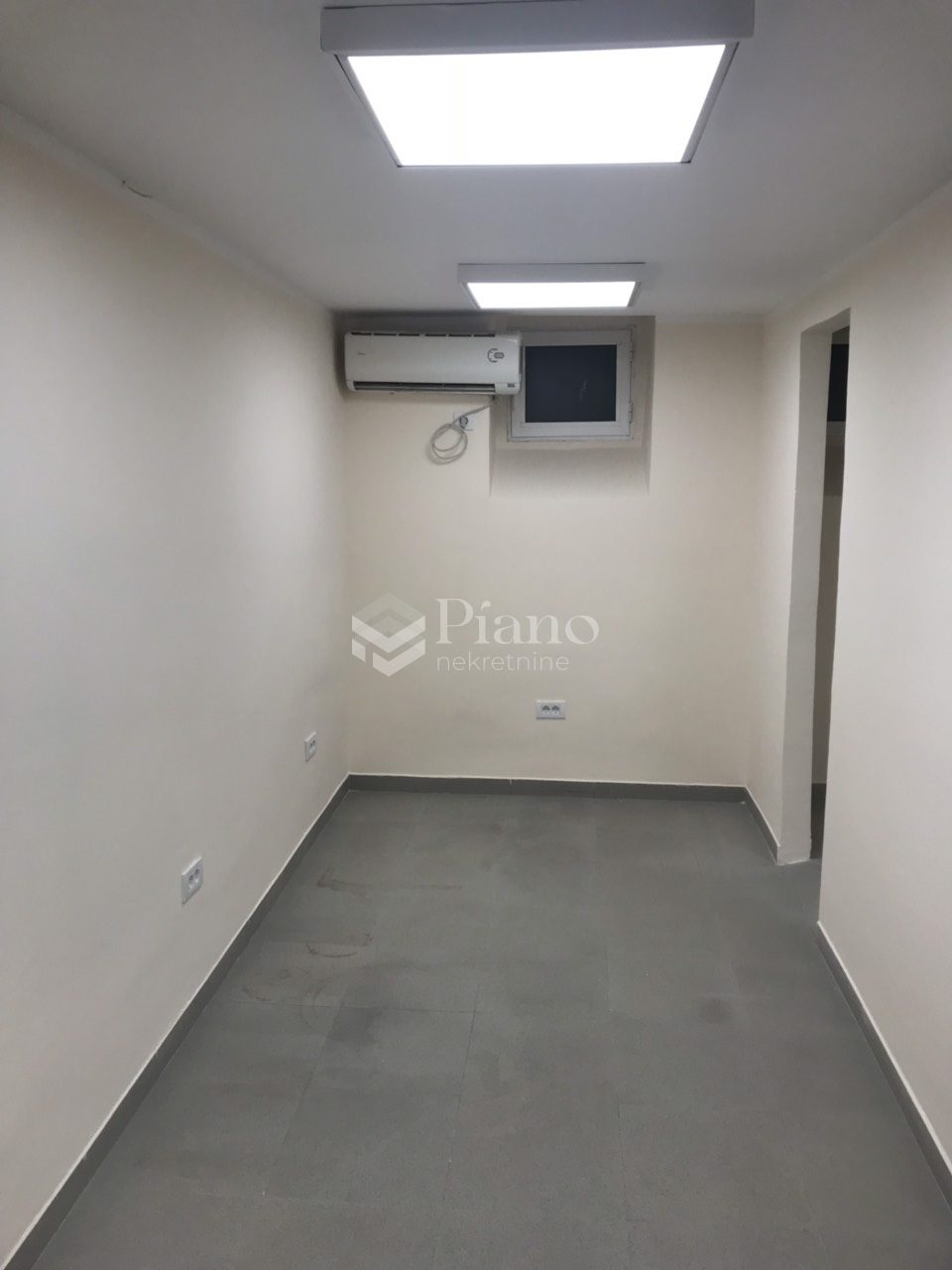 Unfurnished office space in city center