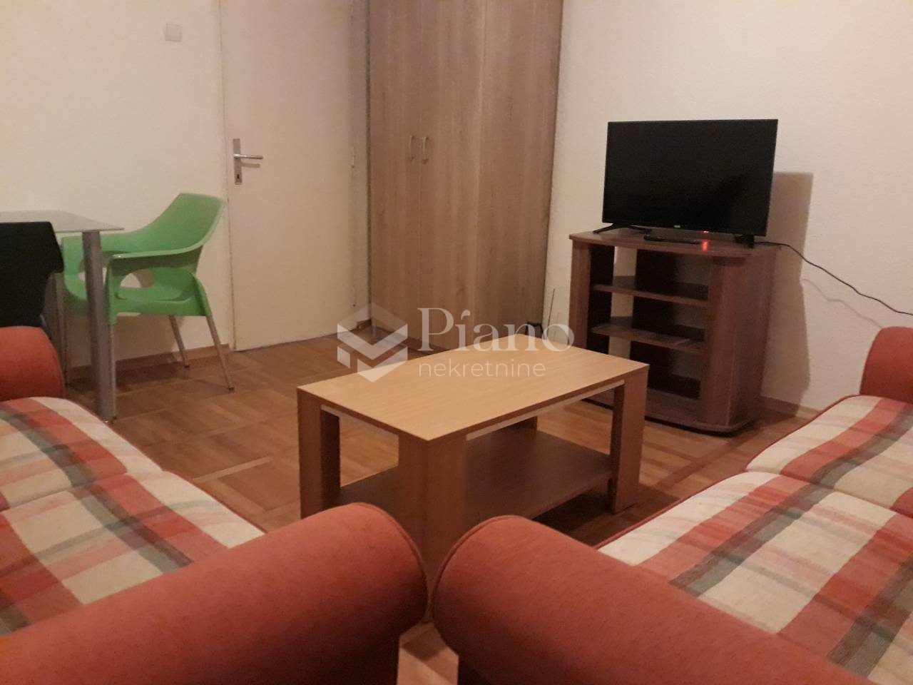 Namještena garsonjera Preko Morače