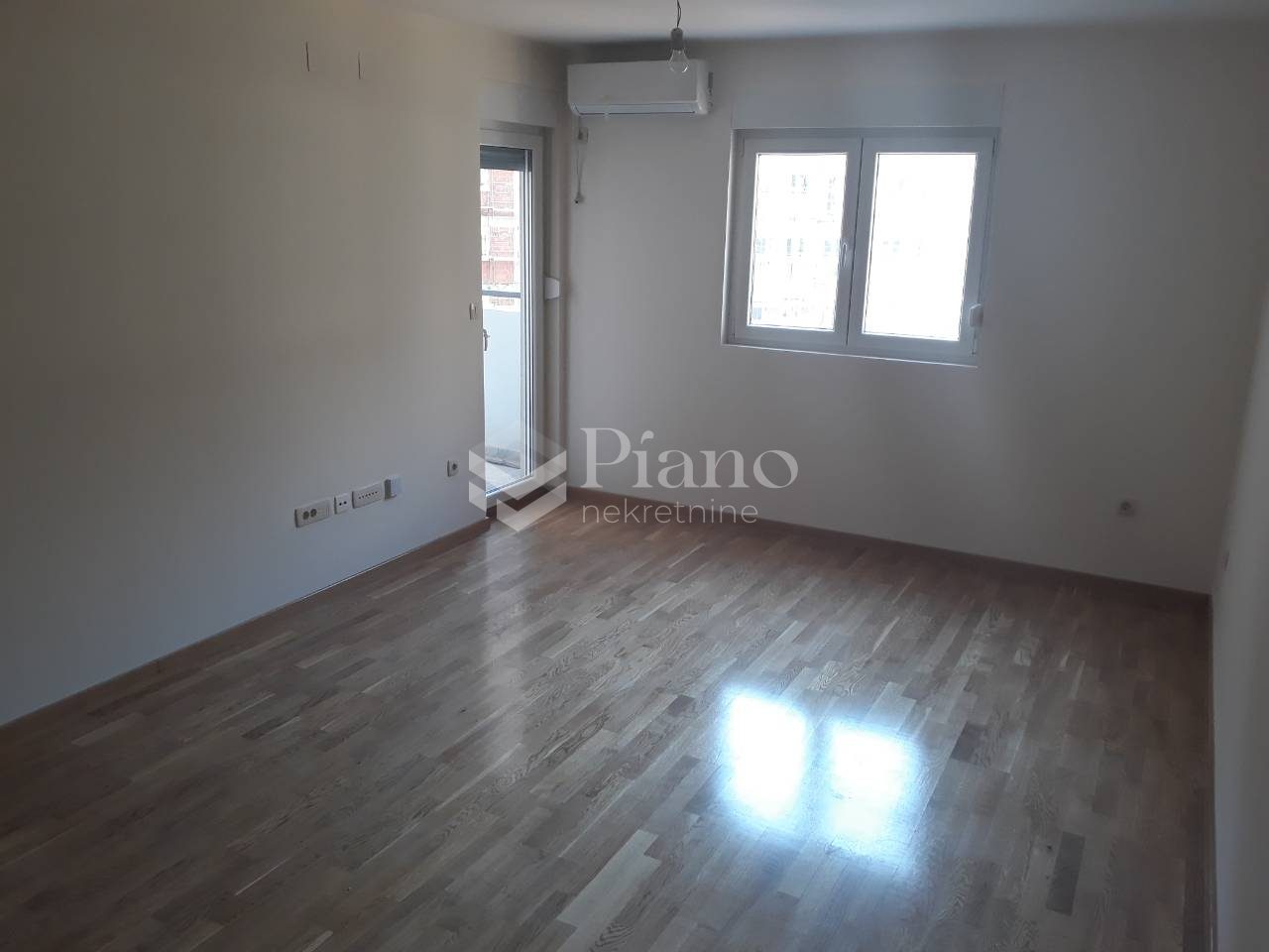 Unfurnished three-bedrooms apartment in Zagorič